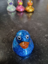 Load image into Gallery viewer, Mini Glitter Ducks Set Of 6 In Bright Colours Fun Party Bag Gifts Games Bath Time Toys