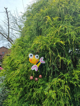 Load image into Gallery viewer, Let it Bee Garden Wind Chime - Very Cute Yellow and Black Bee Metal Wind Chime