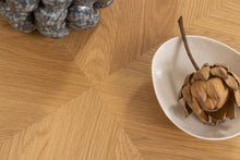 Load image into Gallery viewer, Lavish Laudal Oak Coffee Table Spacious Large Round 80cm