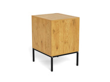 Load image into Gallery viewer, A modern cube-shaped side table featuring a light oak wood grain top and sides, supported by a black metal frame base, shown against a plain white background.