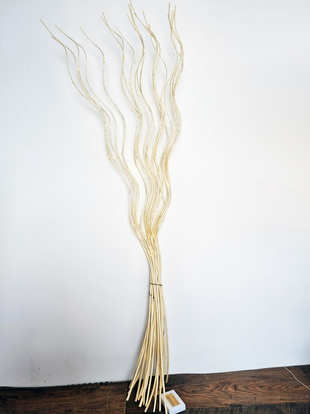 Tall Spiral 80 LED Light Up Willow Twigs Bunch Battery Operated 120cm Home Decor