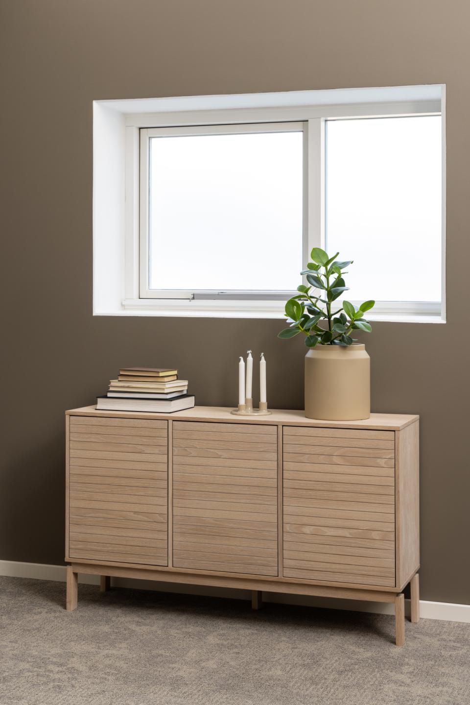 Linley Lamella Buffet Sideboard In Oak With 3 Doors And Shelves 135x40x80 cm
