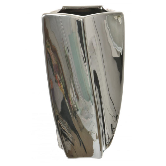 Star Shaped Twist Vase In A Stylish Silver Mirror Chrome Finish